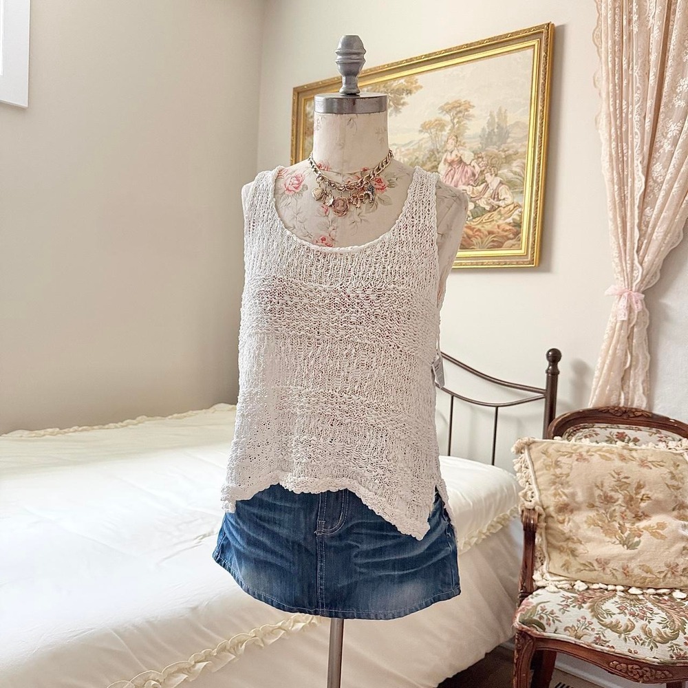 Modern fits size medium cream open knit slouchy tank top